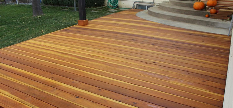 Smooth Redwood Decking in Rolling Hills, CA